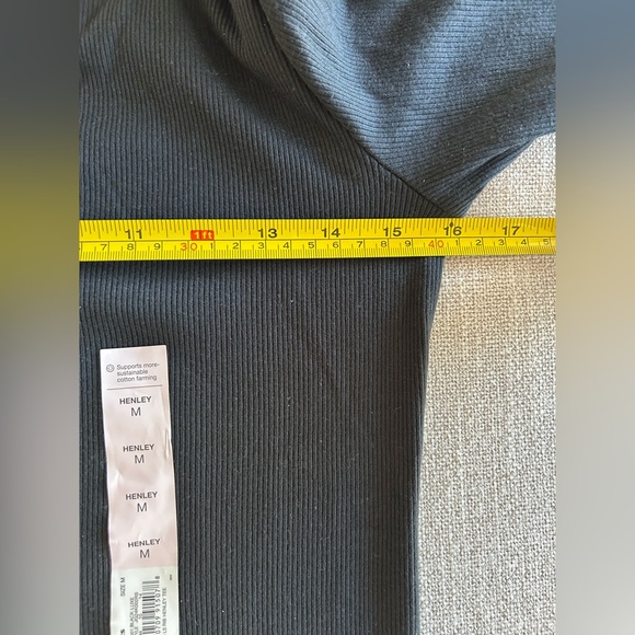NWT SO Long Sleeved Black Ribbed Henley Tee. Size Medium. - Picture 6 of 6